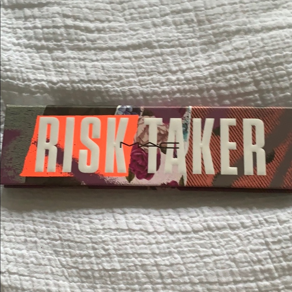 Mac Risktaker eyeshadow